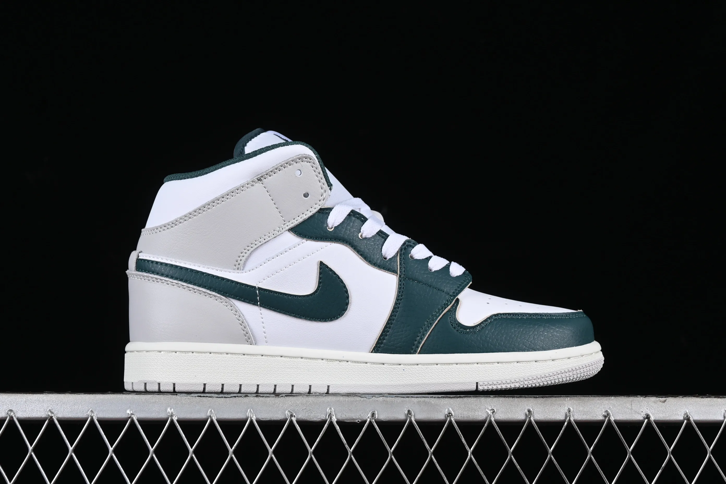 All Categories Air Jordan Jordan Series Basketball Shoes Air Jordan 1 Mid Air Jordan 1 Mid "Oxidized Green" AJ1 Joe 1 Oxidized Green Zhongbang Basketball Shoes FQ7720-103